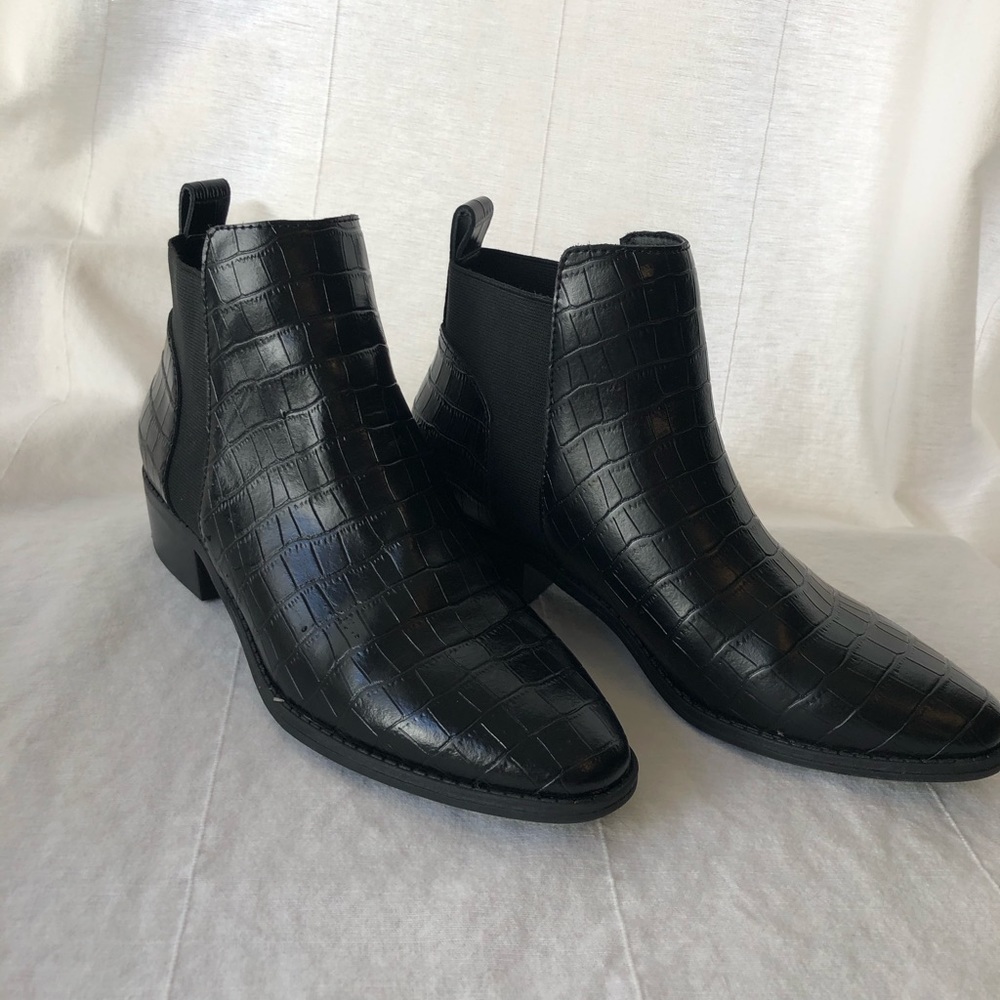 Black Chelsea Boot